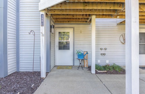 Douglas House | Marina Vista - Water Views - Cozy Getaway
