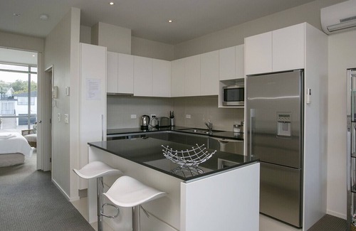 Taupo Cottage | Marinaside Villa - Taupo Holiday Apartment