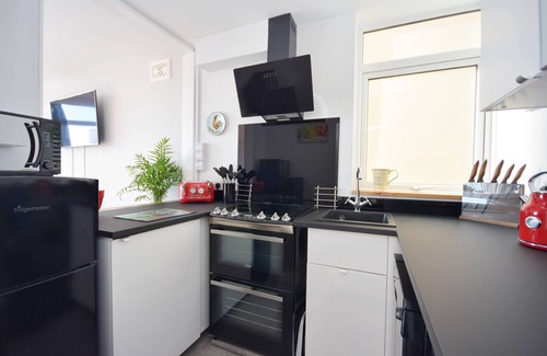 Bognor Regis Apartment | Marine Court, Bognor Regis - a flat that sleeps 4 guests in 2 bedrooms