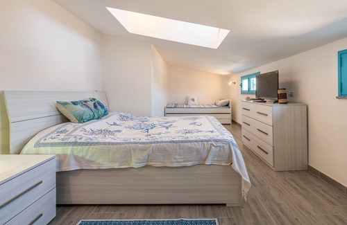 Villaggio delle Mimose Apartment | 'Marine Style Apartment' with Mountain View, Whirlpool & A/C