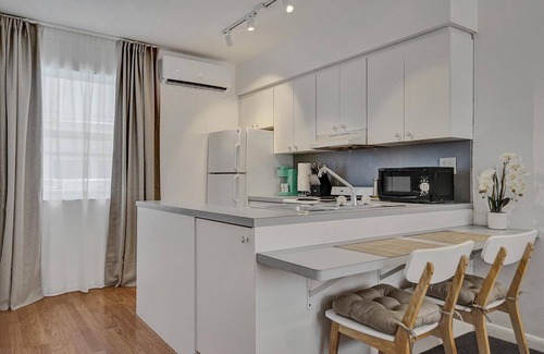 Hollywood South Central Beach Apartment | MARINE VILLAS HOLLYWOOD