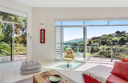Parekura Bay House | Mariner's Lookout - Parekura Bay