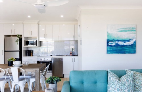 Mollymook Apartment | Mariners 3 - The closet apartment to Mollymook Beach, you can almost touch it!