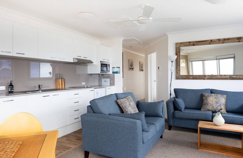 Mollymook Apartment | Mariners 4 - Relax and unwind at this stunning beachfront unit