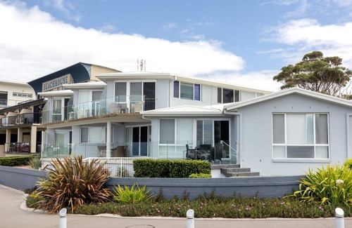 Mollymook Apartment | Mariners 4 - Relax and unwind at this stunning beachfront unit