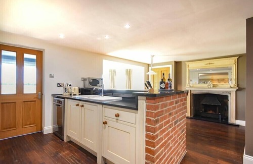 Alnmouth Cottage | MARINERS HOUSE, pet friendly, country holiday cottage in Alnmouth