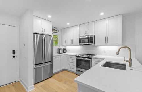 Isle of Palms Apartment | Mariners Walk 6B - Screen Porch Ocean Pool Walkout
