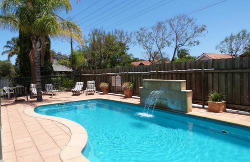 Plympton Park Hotel | Marion Motel and Apartments