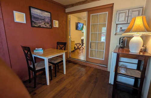 Valle Bed & Breakfast | Mariposa #3 .