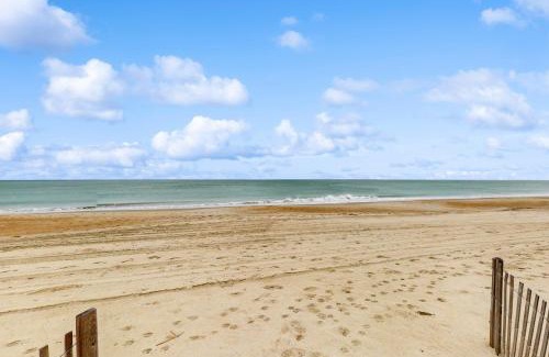 Pine Knoll Shores House | Maritime Place