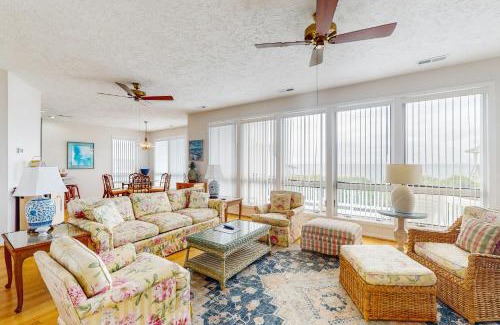 Pine Knoll Shores House | Maritime Place