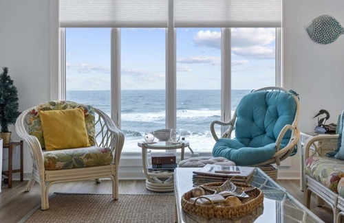 Pine Knoll Shores Condo | Maritime West
