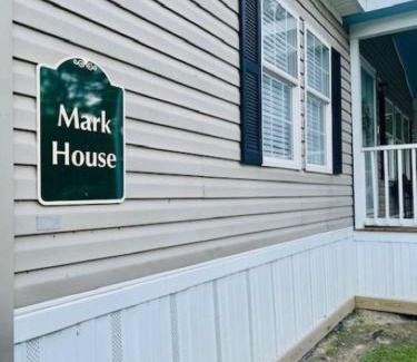 Pine Grove House | Mark House
