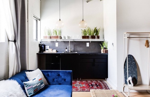 East Market District Apartment | Market #7 · Stellar Suites | Sunny Studio King | NuLu | Bike