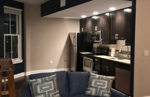 Downtown Knoxville Apartment | "Market View" 2Br, 2ba, Best view of the Market Square, Great Location