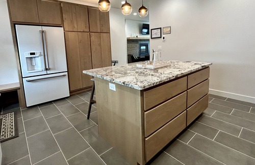 Cody House | Markham 28 - Modern Comfort in the Heart of Cody - Sleeps 10