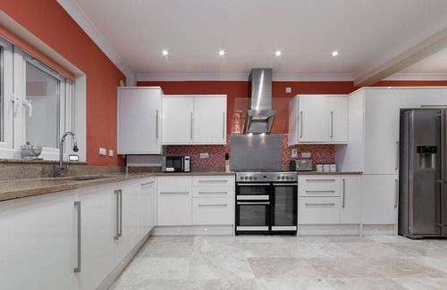 Clayhall House | Marlands Residence - Ilford