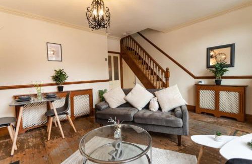 Staple Hill House | Marlborough St - Contractors Long Stays by ShortStayUK