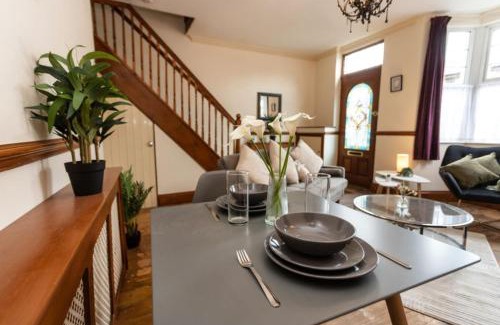 Staple Hill House | Marlborough St - Contractors Long Stays by ShortStayUK