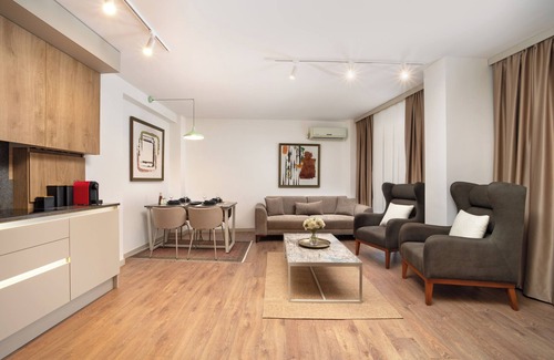 Gumussuyu Mahallesi Apartment | Marmada Suites