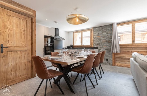 Bonneval-sur-Arc Apartment | Marmotton 101 - Apartment next to the slopes with Nordic bath