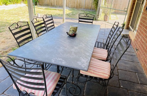 Kilsyth House | Maroondah 3 Bedroom house - Dogs welcome, peaceful large garden free parking