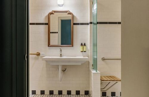 Lower Queen Anne Hotel | MarQueen Hotel