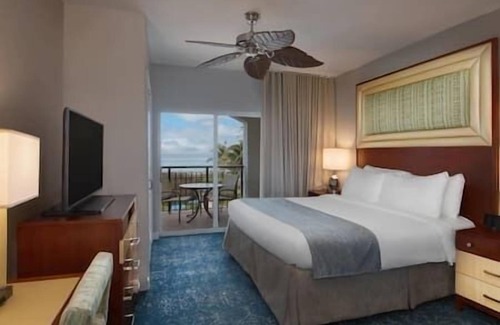 Hunt Club Hotel | Marriott's Ocean Point Resort, Palm Beach Shores, Beachfront