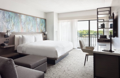 Hitch Village - Fred Wessels Homes Hotel | Marriott Savannah Riverfront