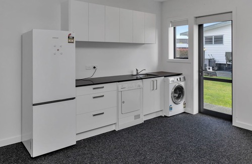 One Tree Point House | Marsden Cove Canal-Front Holiday House