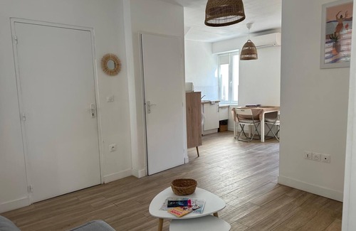 Baille Apartment | Marseille getaway close to the sea-wifi- south-facing with garden