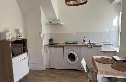 Baille Apartment | Marseille getaway close to the sea-wifi- south-facing with garden