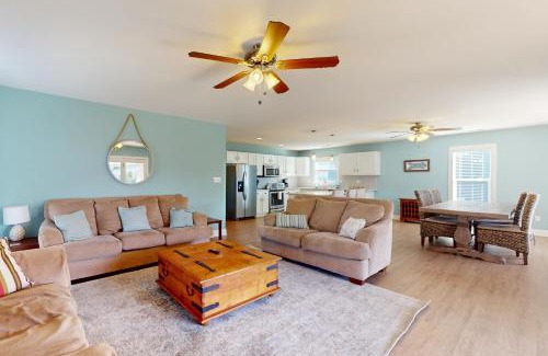 Long Beach House | Marsh-View Escape