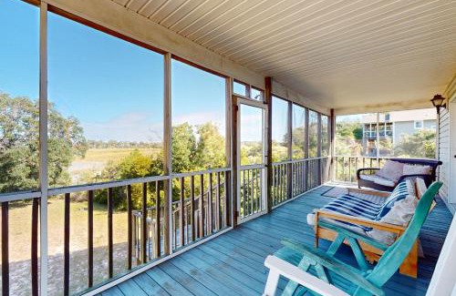 Long Beach House | Marsh-View Escape