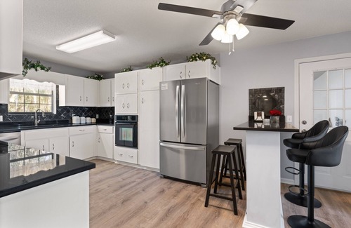 Brunswick House | Marshfront pet-friendly home!