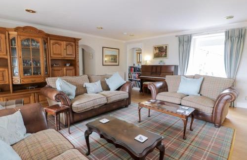 Lanark House | Marshill Farm House