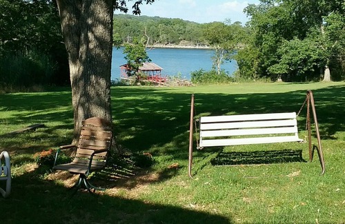Cassville House | Martha's View - Lake front house with slip at the Marina included
