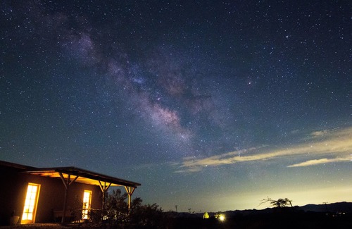Joshua Tree House | 🌵Martian Rose - Out of this World Stargazing Cabin and Incredible Dark Skies🌵