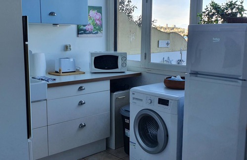 Martigues Condo | Martigues, superb studio (2)opposite the Etang de Berre