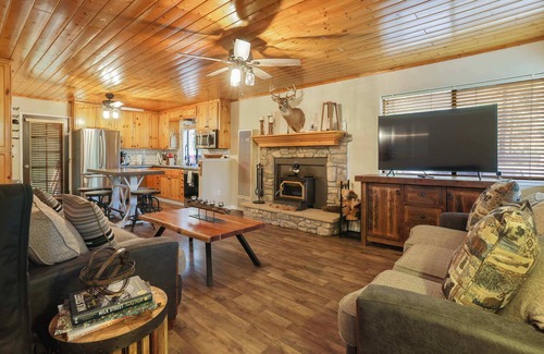 Springville Cabin | Martin Cabin @Pierpoint By SNP Trail of Giants