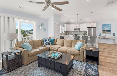 Monteray Shores House | Martinis and Bikinis: New Build | Pool | Dogs OK | Hot Tub