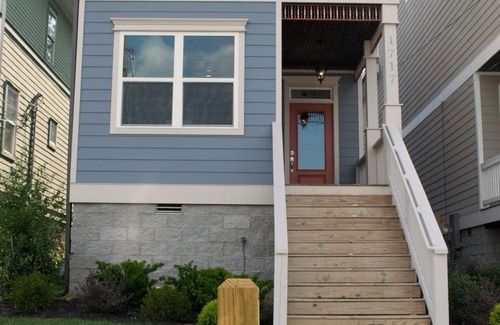 Salemtown House | Marvel at Views of Nashville from a Rooftop Deck!
