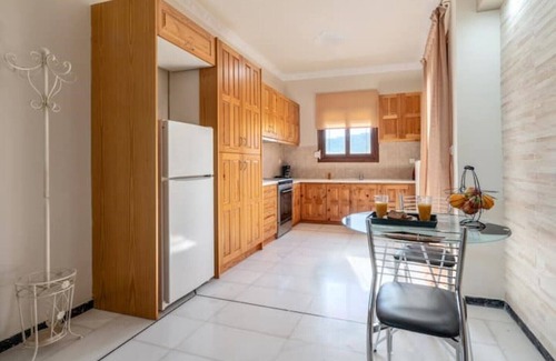 Atsipópoulon Apartment | Marvellous flat in villa "ZINA"