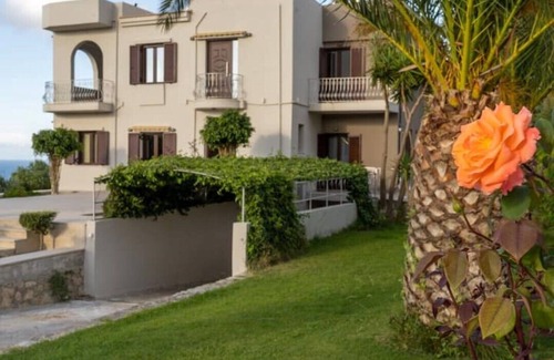 Atsipópoulon Apartment | Marvellous flat in villa "ZINA"