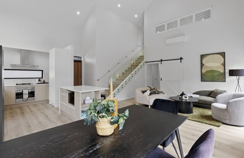 Kawarau Falls House | Marvellous on Muster-family home