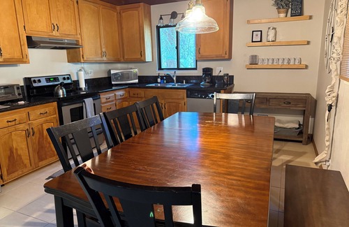 Tahoma Cabin | Marvelous 3-bedroom cabin in Tahoma with Hot Tub, close to beaches, trails.