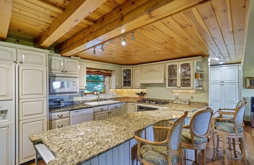 Fishs Eddy House | Marvelous 5-bedroom house in Fishs Eddy with AC, fitness room, WiFi