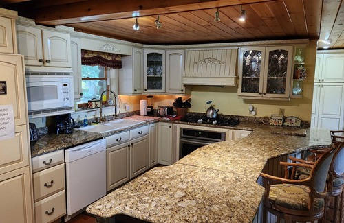Fishs Eddy House | Marvelous 5-bedroom house in Fishs Eddy with AC, fitness room, WiFi
