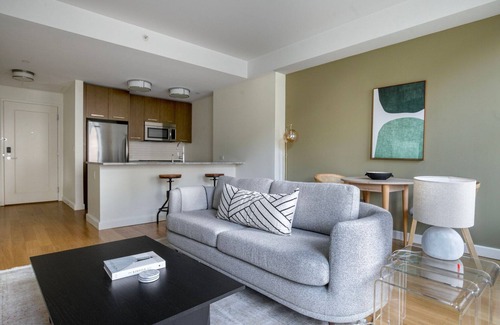 Bay Village Apartment | Marvelous Back Bay 1BR w/Gym & W/D, close to Garden, by Blueground