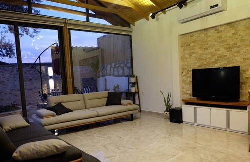 Antalya City Centre Villa | Marvelous Villa with Jacuzzi in Kalkan